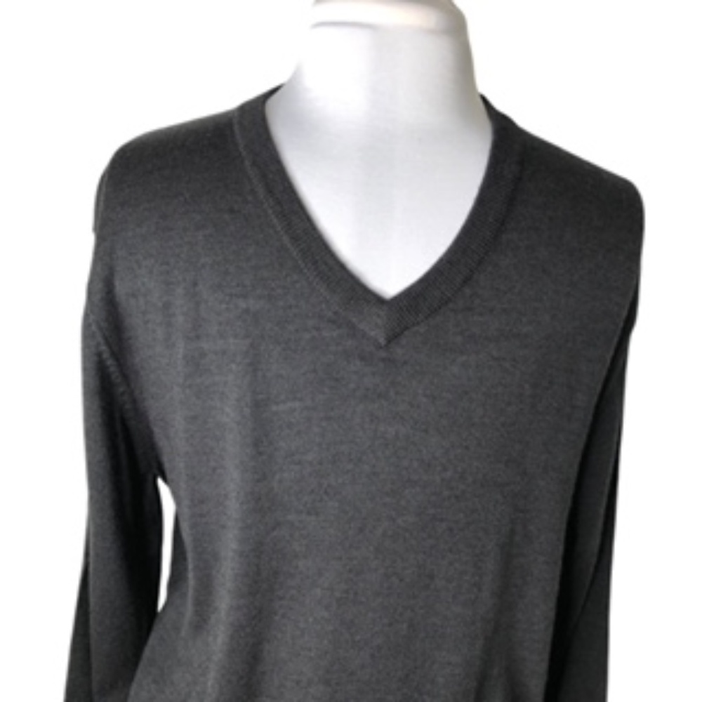 NWT Club Room, V-Neck Long Sleeve Italian Yarn Men's Charcoal Sweater Size M